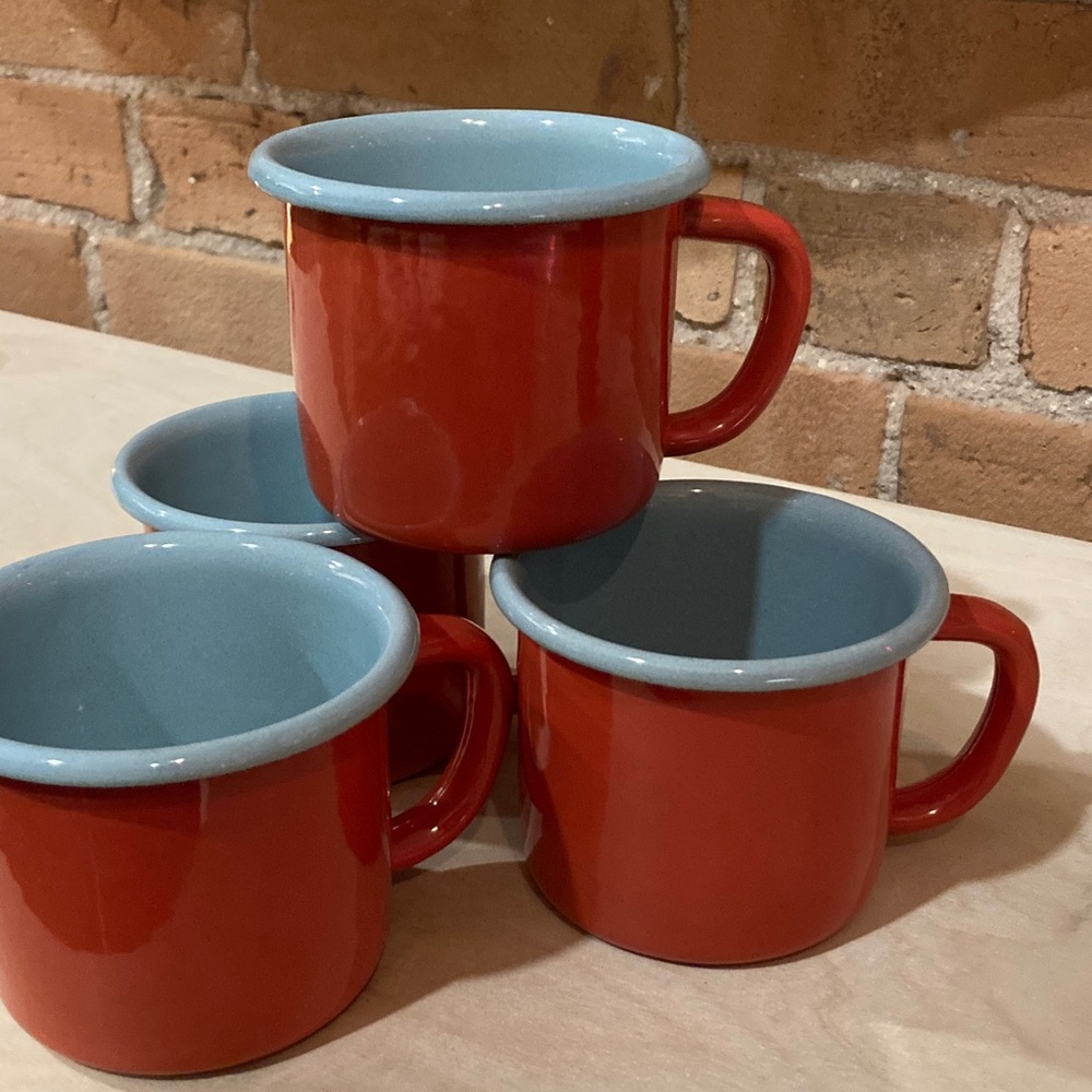 Set of 4 - NIB Red and Blue Enamel Mugs